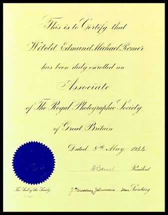 A certificate, made out on 8th May 1944, stating that Witold Romer has been duly enrolled an associate of the Royal Photographic Society of Great Britain.
By courtesy of Katedra Fototechniki WR 1944.jpg